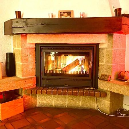 Cheerful Villa With Fireplace, Bath-Tub And Garden Noville エクステリア 写真