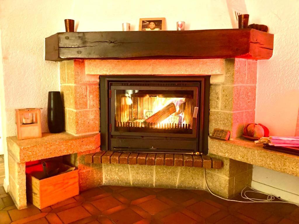 Cheerful Villa With Fireplace, Bath-Tub And Garden Noville エクステリア 写真